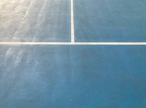 Est-ce que les règlements de lotissement freinent parfois la construction court de tennis à Cannes ?