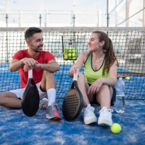 Quelles sont les étapes techniques à suivre pour installer un terrain de padel correctement ?