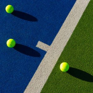 Quels conseils suivre pour faire construire un terrain de padel sans dépasser son budget initial ?