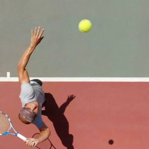 Un constructeur court de pickleball peut-il transformer un ancien terrain de tennis en terrain de pickleball ?