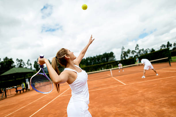 Un constructeur court de pickleball peut-il accompagner les démarches liées à une déclaration préalable de travaux ?
