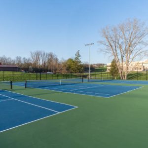 Quelles sont les principales normes construction court de pickleball à connaître pour un club sportif ?