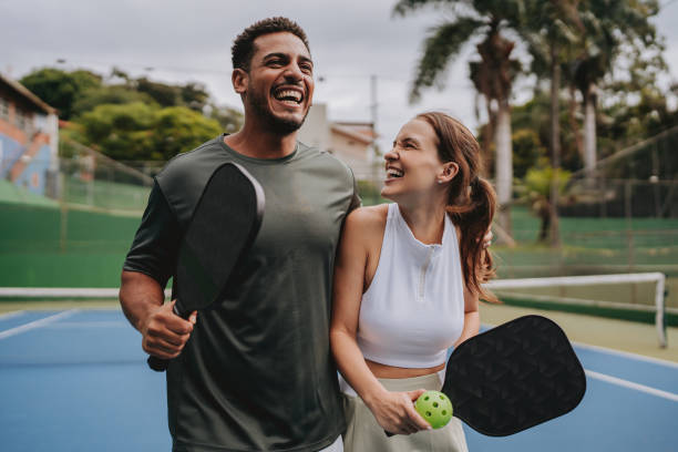 Le prix construction terrain de tennis affiché dans un devis inclut-il toutes les prestations ?